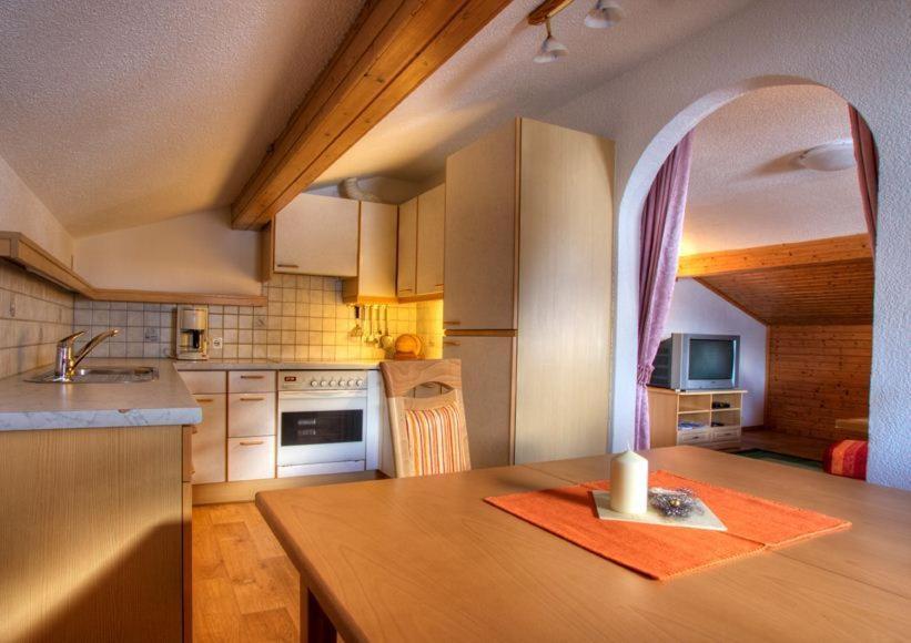 Ferienhaus Bergkristall Pettneu am Arlberg Kültér fotó